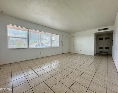 209 San Saba Road - Photo Thumbnail 4
