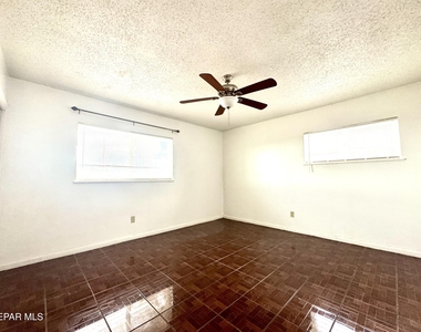 209 San Saba Road - Photo Thumbnail 18