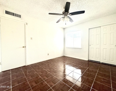209 San Saba Road - Photo Thumbnail 12
