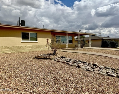 209 San Saba Road - Photo Thumbnail 1