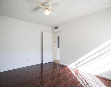 209 San Saba Road - Photo Thumbnail 16