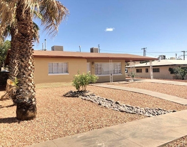 209 San Saba Road - Photo Thumbnail 1
