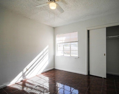 209 San Saba Road - Photo Thumbnail 15