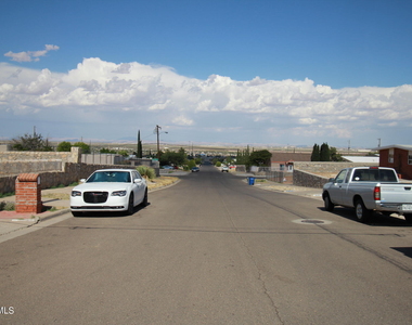 3615 Olympic Avenue - Photo Thumbnail 2