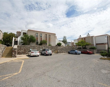 6201 Escondido Drive - Photo Thumbnail 11