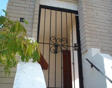 6201 Escondido Drive - Photo Thumbnail 15