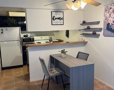 6201 Escondido Drive - Photo Thumbnail 19