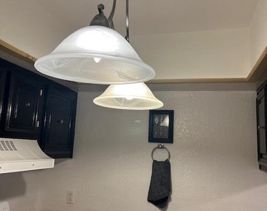 6201 Escondido Drive - Photo Thumbnail 16