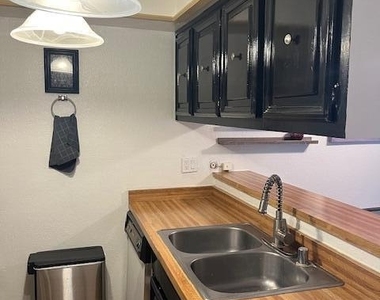 6201 Escondido Drive - Photo Thumbnail 17