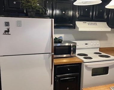 6201 Escondido Drive - Photo Thumbnail 18
