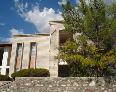 6201 Escondido Drive - Photo Thumbnail 13