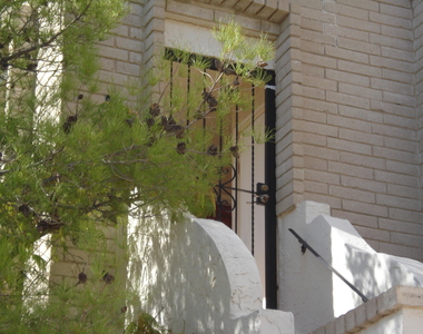 6201 Escondido Drive - Photo Thumbnail 14