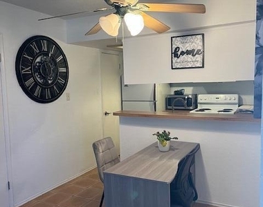 6201 Escondido Drive - Photo Thumbnail 21