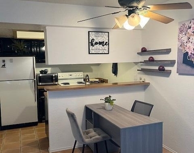 6201 Escondido Drive - Photo Thumbnail 20
