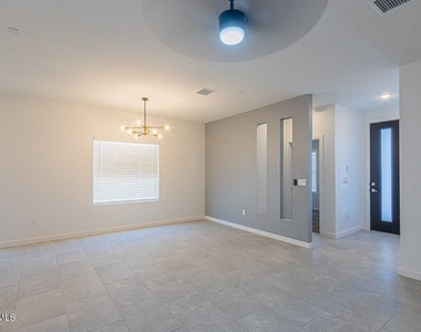 15168 Composition Avenue - Photo Thumbnail 5