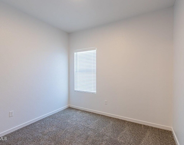 15168 Composition Avenue - Photo Thumbnail 14