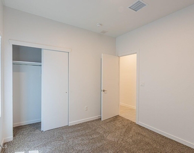 15168 Composition Avenue - Photo Thumbnail 15