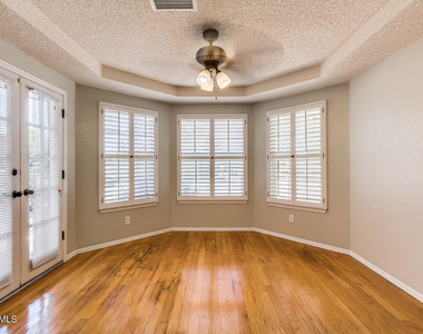 6104 La Posta Drive - Photo Thumbnail 16