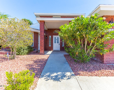 6104 La Posta Drive - Photo Thumbnail 3