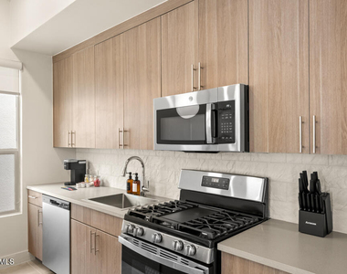 828 Acton Street - Photo Thumbnail 7