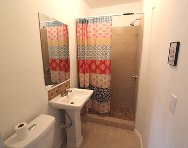 1408 Arizona Avenue - Photo Thumbnail 2