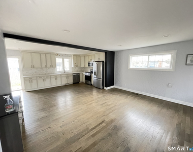 111 Vanguard Street - Photo Thumbnail 4