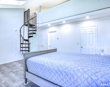 1465 Putnam Avenue - Photo Thumbnail 17