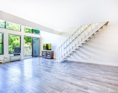 1465 Putnam Avenue - Photo Thumbnail 3