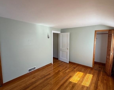 17 New Hampshire Drive - Photo Thumbnail 10