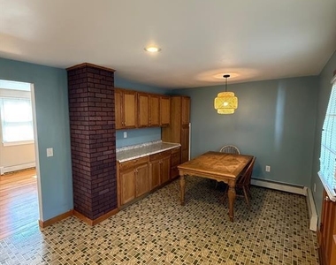 17 New Hampshire Drive - Photo Thumbnail 3