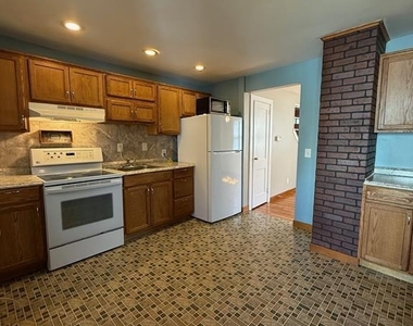 17 New Hampshire Drive - Photo Thumbnail 2