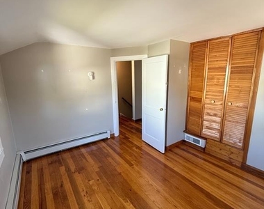 17 New Hampshire Drive - Photo Thumbnail 8