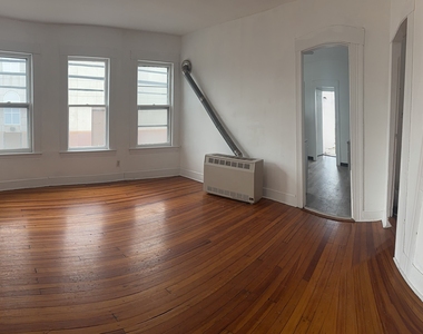 160 Main Street - Photo Thumbnail 1