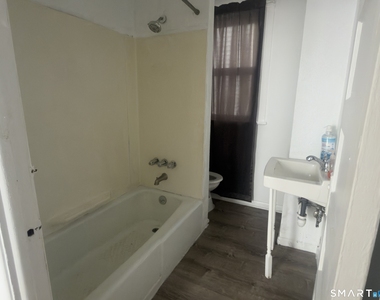160 Main Street - Photo Thumbnail 5