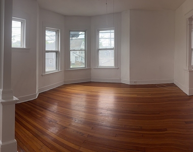 160 Main Street - Photo Thumbnail 2