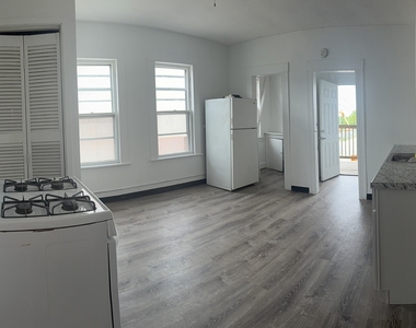 160 Main Street - Photo Thumbnail 4