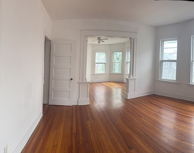 160 Main Street - Photo Thumbnail 3