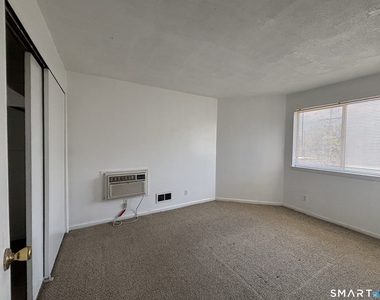 276 East Avenue - Photo Thumbnail 5