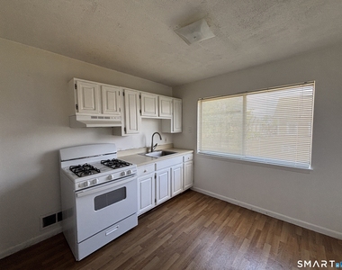 276 East Avenue - Photo Thumbnail 3