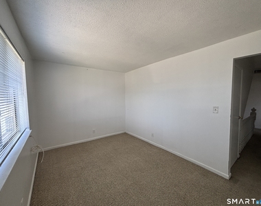 276 East Avenue - Photo Thumbnail 2