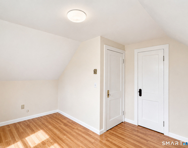 386 Brightwood Avenue - Photo Thumbnail 9