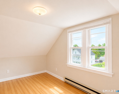 386 Brightwood Avenue - Photo Thumbnail 8