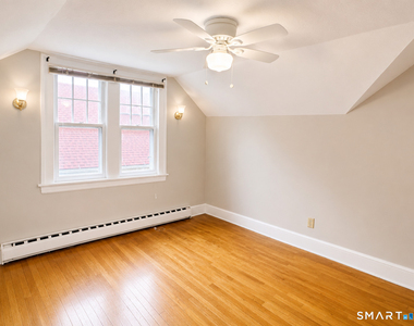 386 Brightwood Avenue - Photo Thumbnail 4