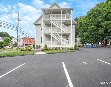 174 Coram Avenue - Photo Thumbnail 12