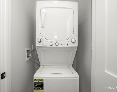 174 Coram Avenue - Photo Thumbnail 5