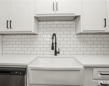 174 Coram Avenue - Photo Thumbnail 3