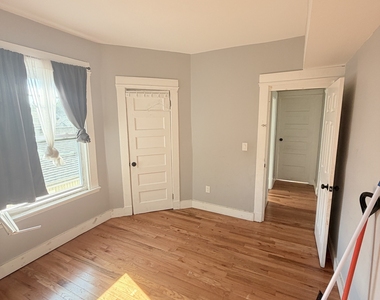 161 Lamberton Street - Photo Thumbnail 9