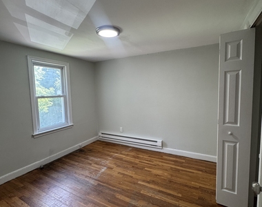 35 Goodyear Street - Photo Thumbnail 7