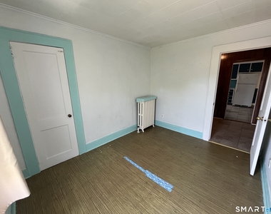 166 College Street - Photo Thumbnail 7