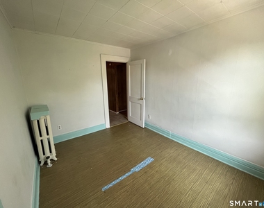 166 College Street - Photo Thumbnail 9